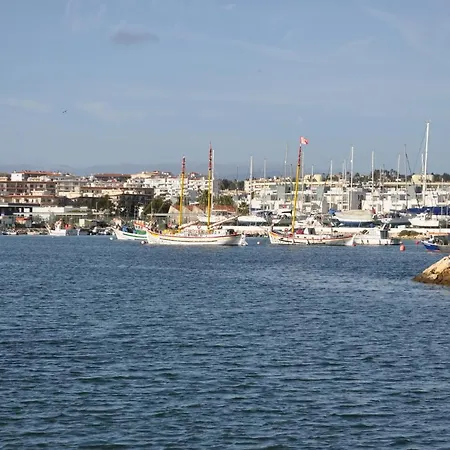 Lindamar Apartment *